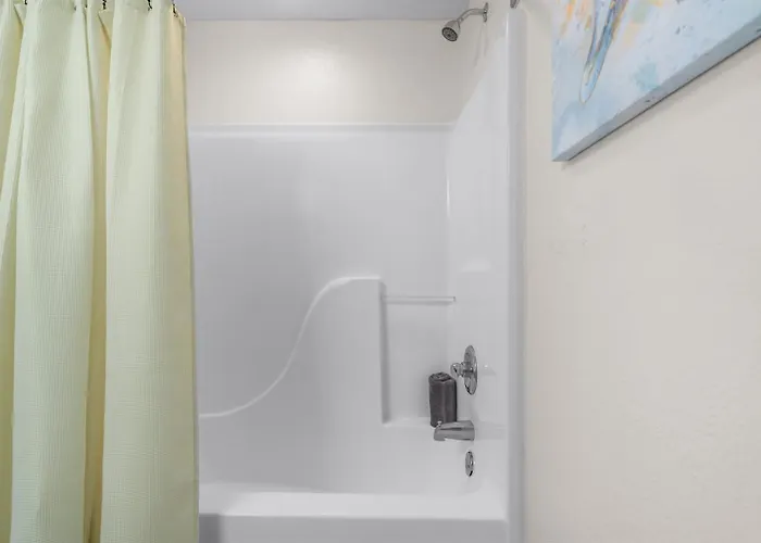 18th Floor! Indooroutdoor Pools Free Daily Activities Service Apartment
